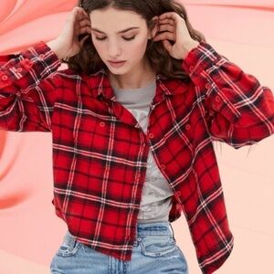 American Eagle Women’s Cropped Red Plaid Flannel Shirt Size XS Farm Outdoors